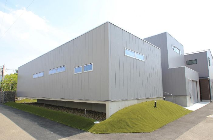 高床式コートハウス