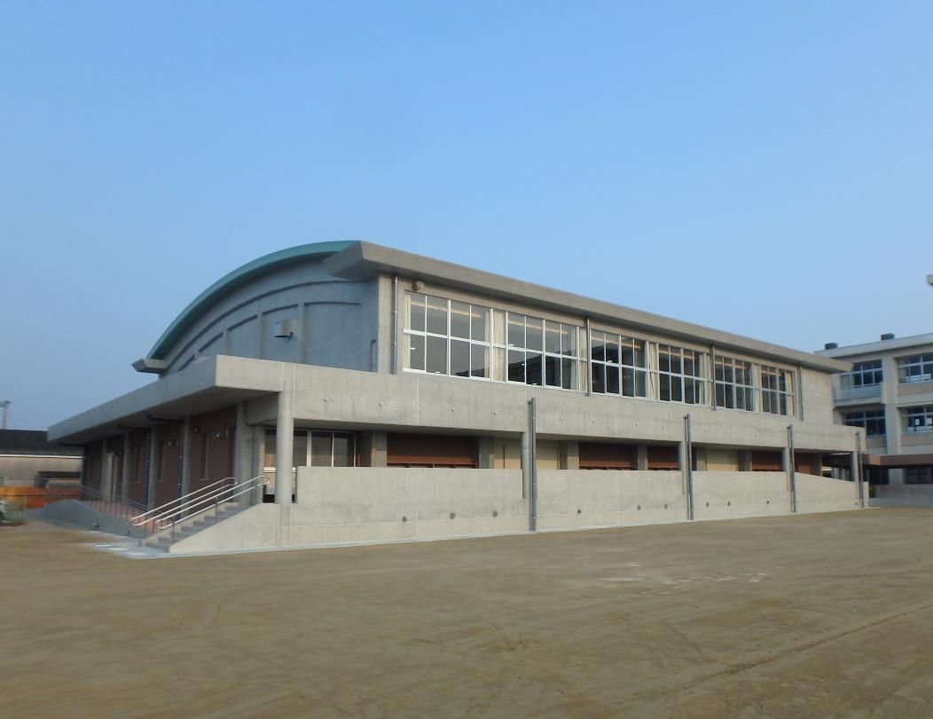 鈴鹿市立栄小学校屋内運動場（鈴鹿市）　様